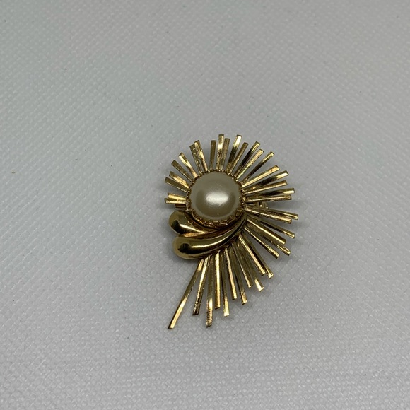 Vintage 1950s Emmons Brooch - Picture 6 of 10